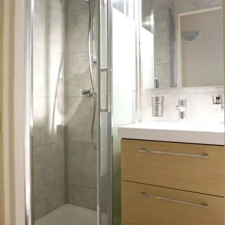 Duplex T4 Clair, Cosy Et Spacieux - 3 2 Salles De Bain Centre Vue Pyrenees