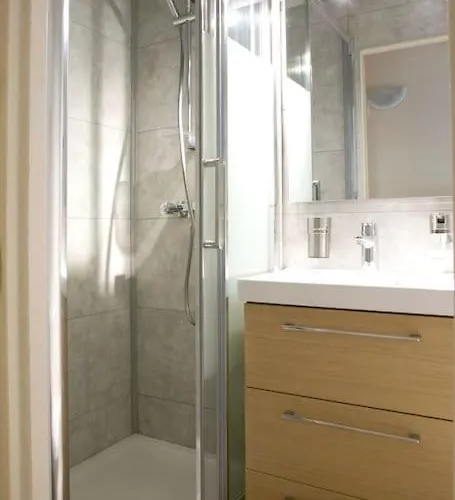 Duplex T4 Clair, Cosy Et Spacieux - 3 2 Salles De Bain Centre Vue Pyrenees